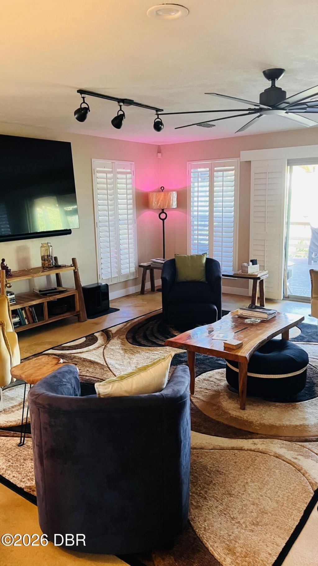 527 S Peninsula Avenue, New Smyrna Beach, FL 32169 Photo