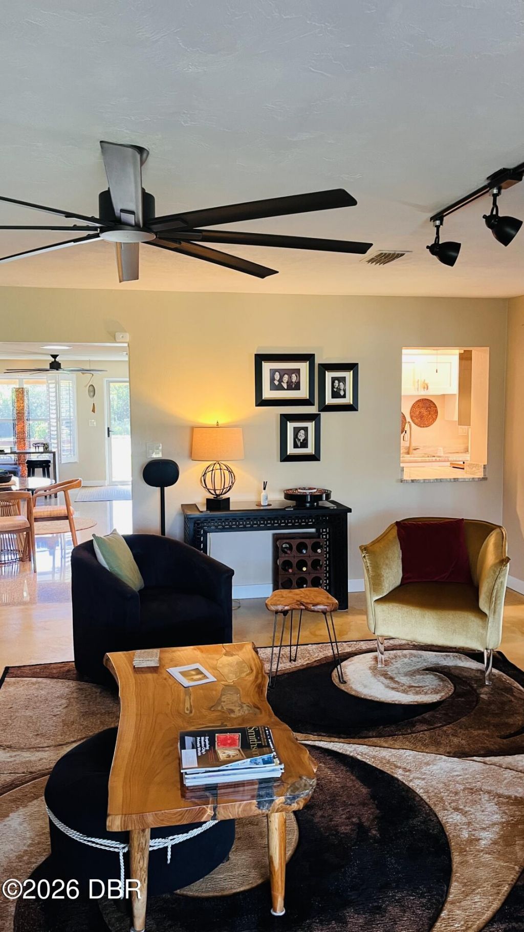 527 S Peninsula Avenue, New Smyrna Beach, FL 32169 Photo