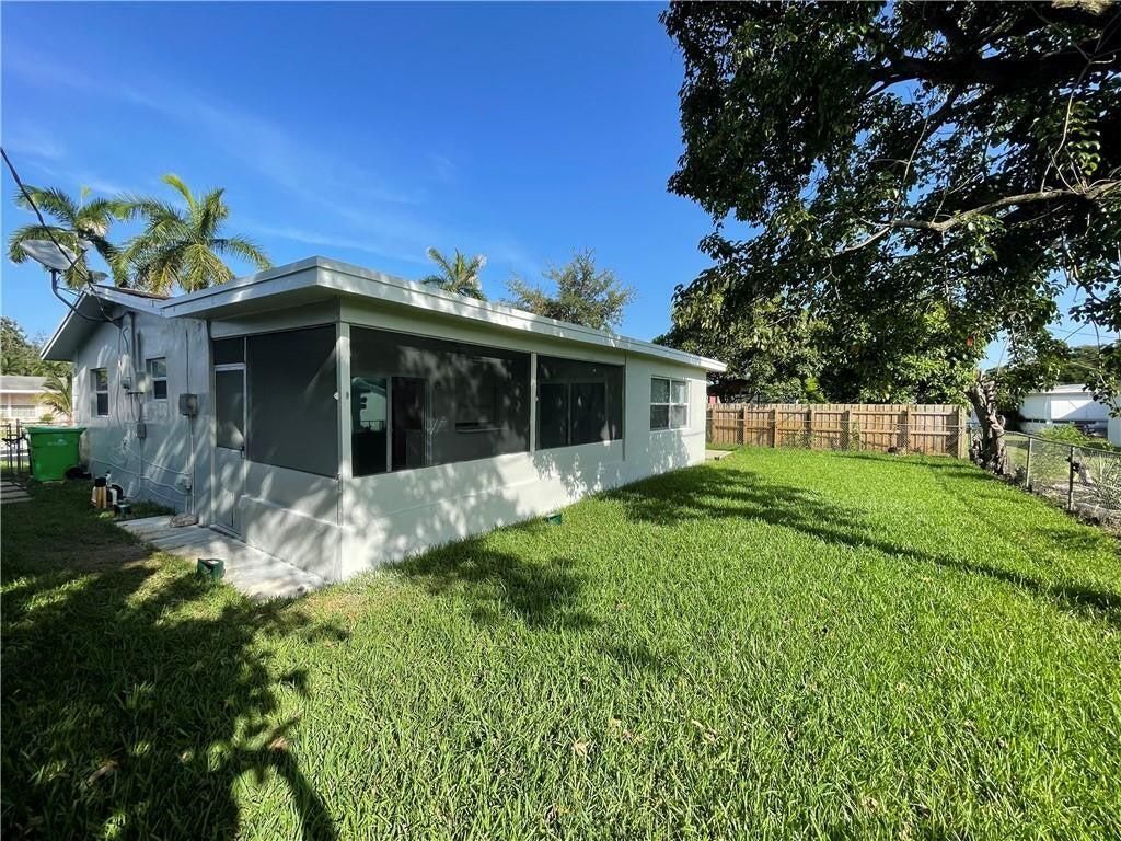 2273 NW 81st Avenue, Sunrise, FL 33322 Photo