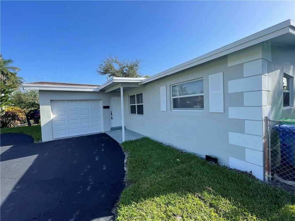 2273 NW 81st Avenue, Sunrise, FL 33322 Photo
