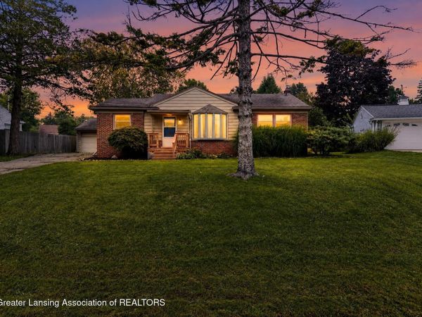 2224 Pembroke Road, Lansing, MI 48906