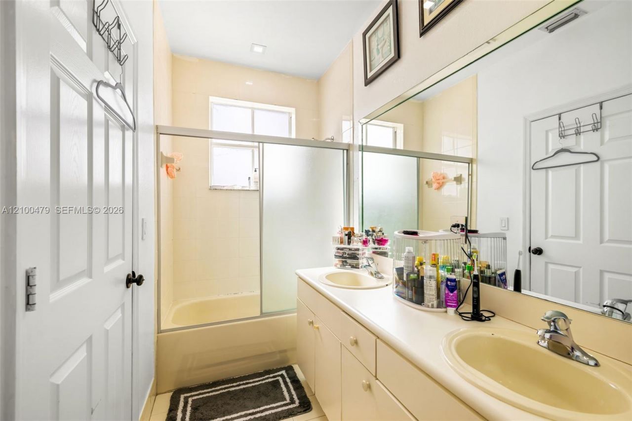 10902 SW 240th St, Unit 10902, Homestead, FL 33032 Photo