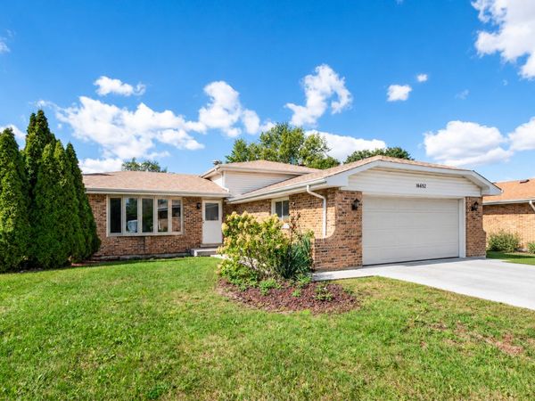 16632 Leslie Drive , Orland Hills, IL 60487