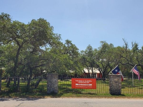 2501 Wayside DR, Wimberley, TX 78676