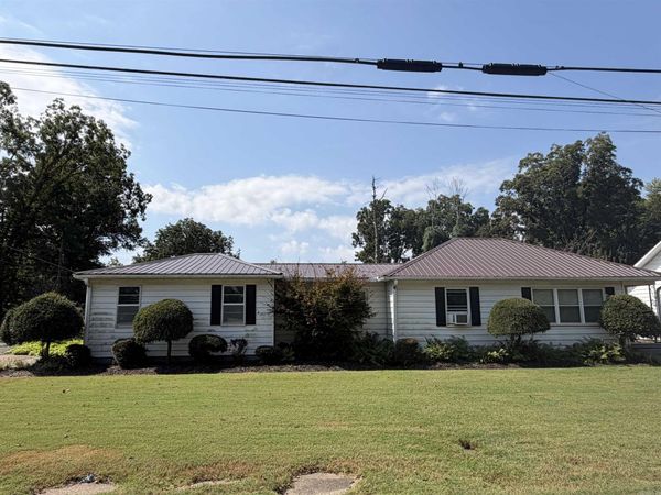 403 E Main , Marvell, AR 72366