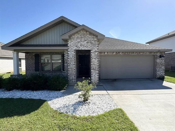 6311 Burrow Ln, Pensacola, FL 32526