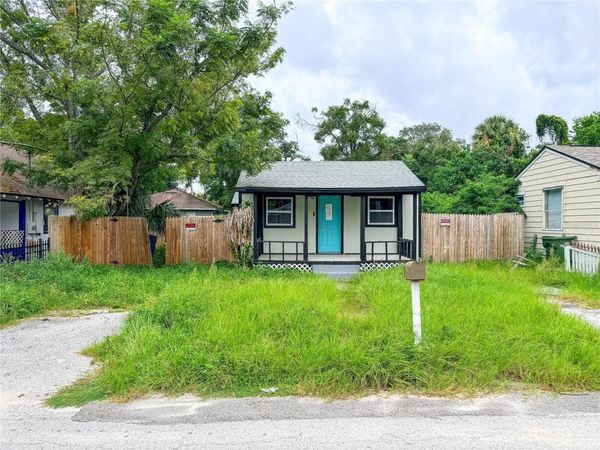 8308 N MULBERRY STREET , TAMPA, FL 33604