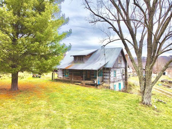 7021 Bellsville Pike , Columbus, IN 47201