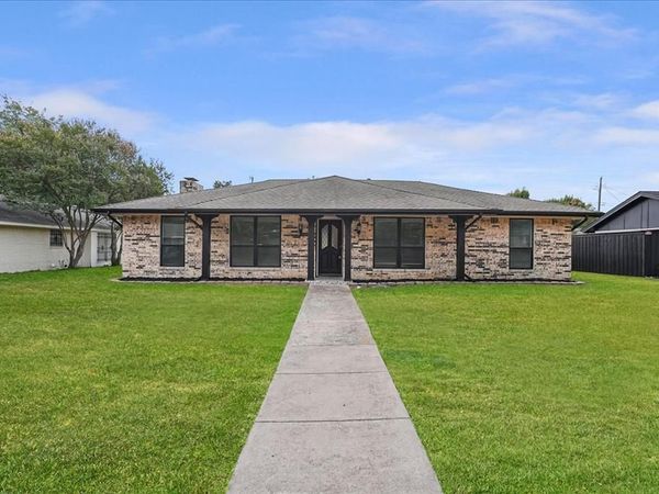 236 Charles Street, DeSoto, TX 75115
