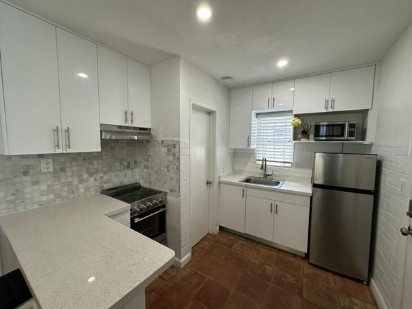 2703 NE 6TH Lane, Unit 2, Wilton Manors, FL 33334