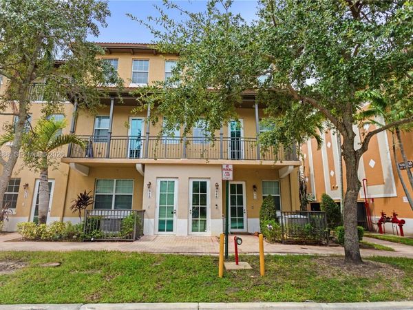 946 SW 147th Ave , Unit 2614, Pembroke Pines, FL 33027
