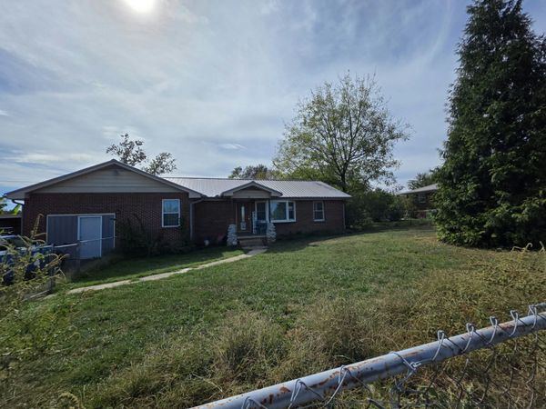 210 Cobb Rd , Tullahoma, TN 37388