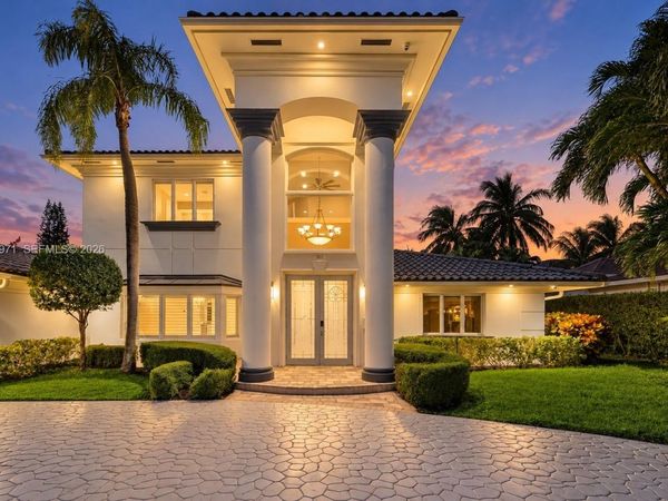 5111 NE 30th Ave , Lighthouse Point, FL 33064