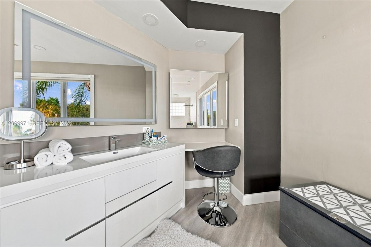5111 NE 30th Ave, Lighthouse Point, FL 33064 Photo