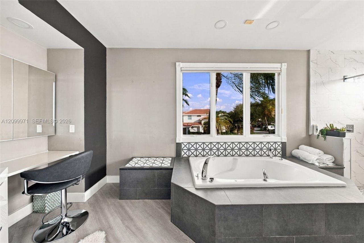 5111 NE 30th Ave, Lighthouse Point, FL 33064 Photo