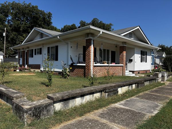 1018 Elm Avenue, South Pittsburg, TN 37380