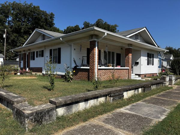 1018 Elm Avenue , South Pittsburg, TN 37380