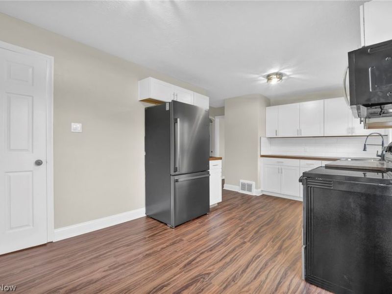 824 E Waterloo Road, Coventry, OH 44306 Photo 11