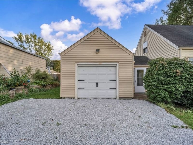 824 E Waterloo Road, Coventry, OH 44306 Photo 3