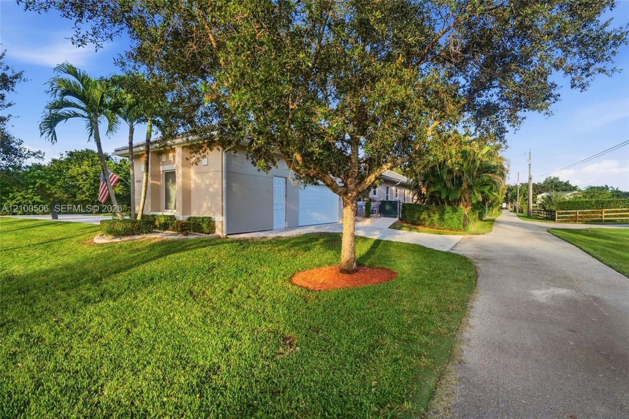 1320 NW 118th Ave, Plantation, FL 33323 Photo