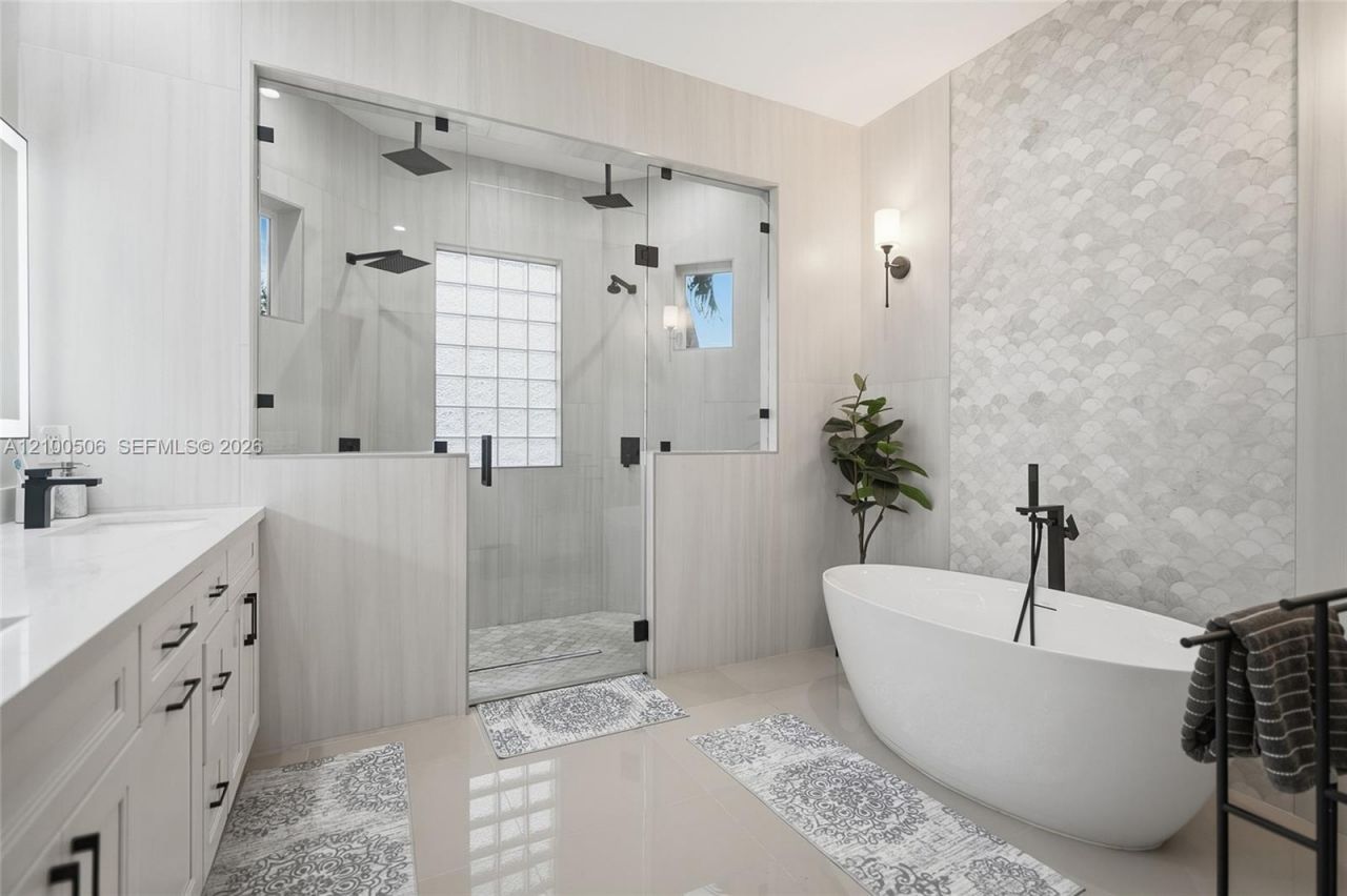 1320 NW 118th Ave, Plantation, FL 33323 Photo