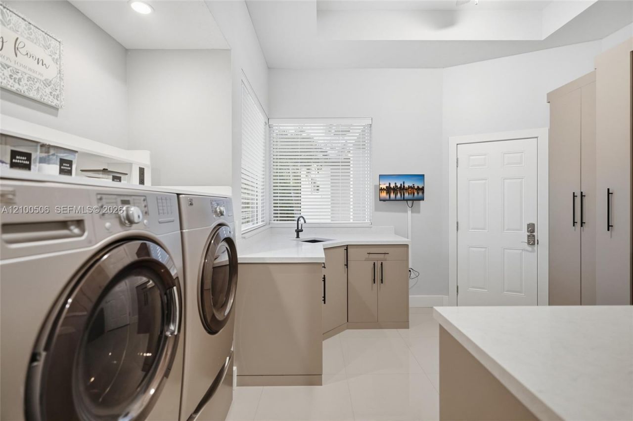 1320 NW 118th Ave, Plantation, FL 33323 Photo