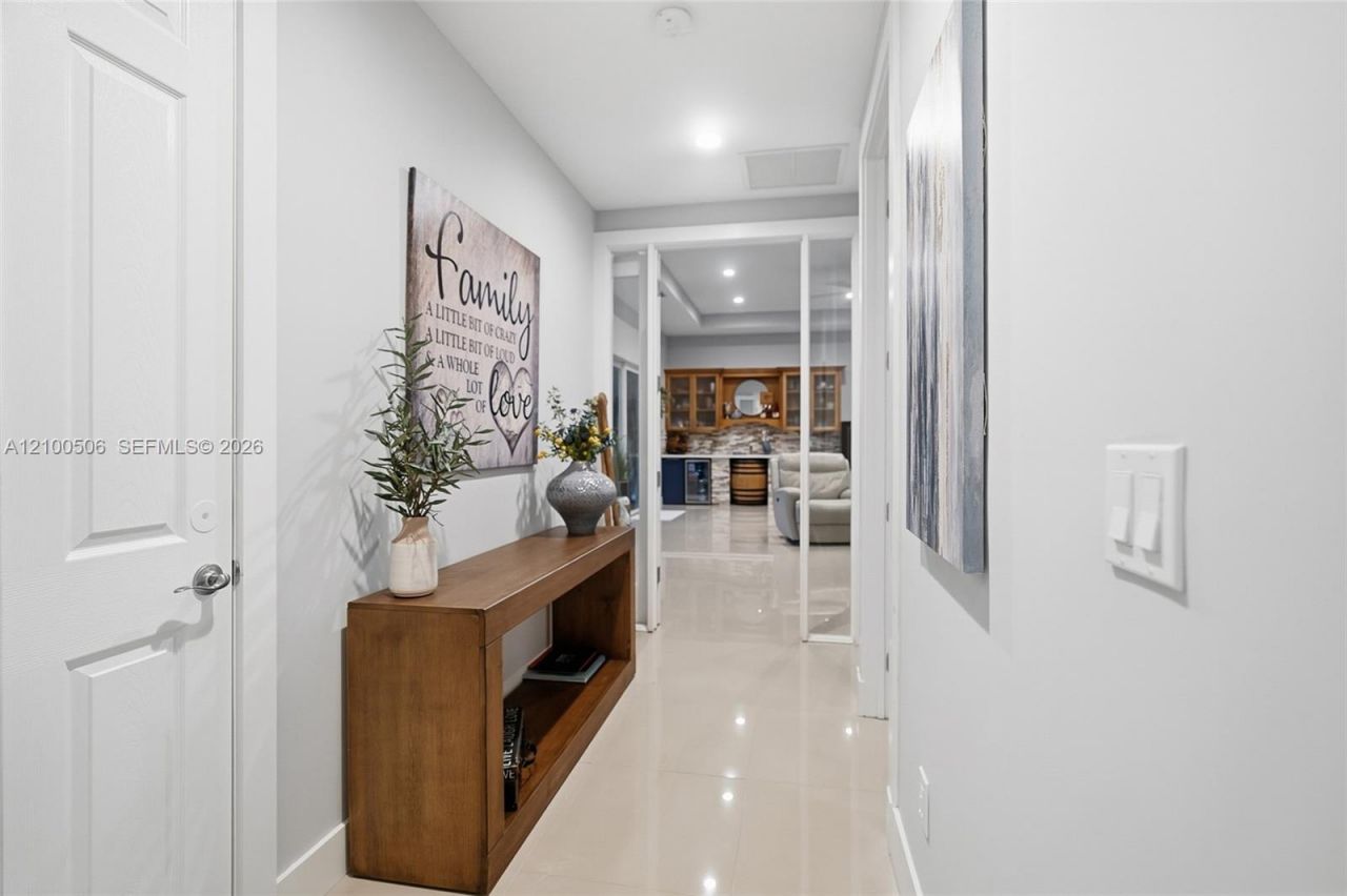 1320 NW 118th Ave, Plantation, FL 33323 Photo