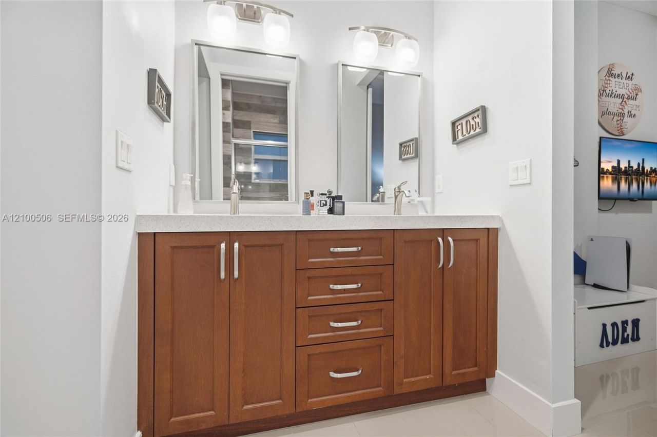 1320 NW 118th Ave, Plantation, FL 33323 Photo