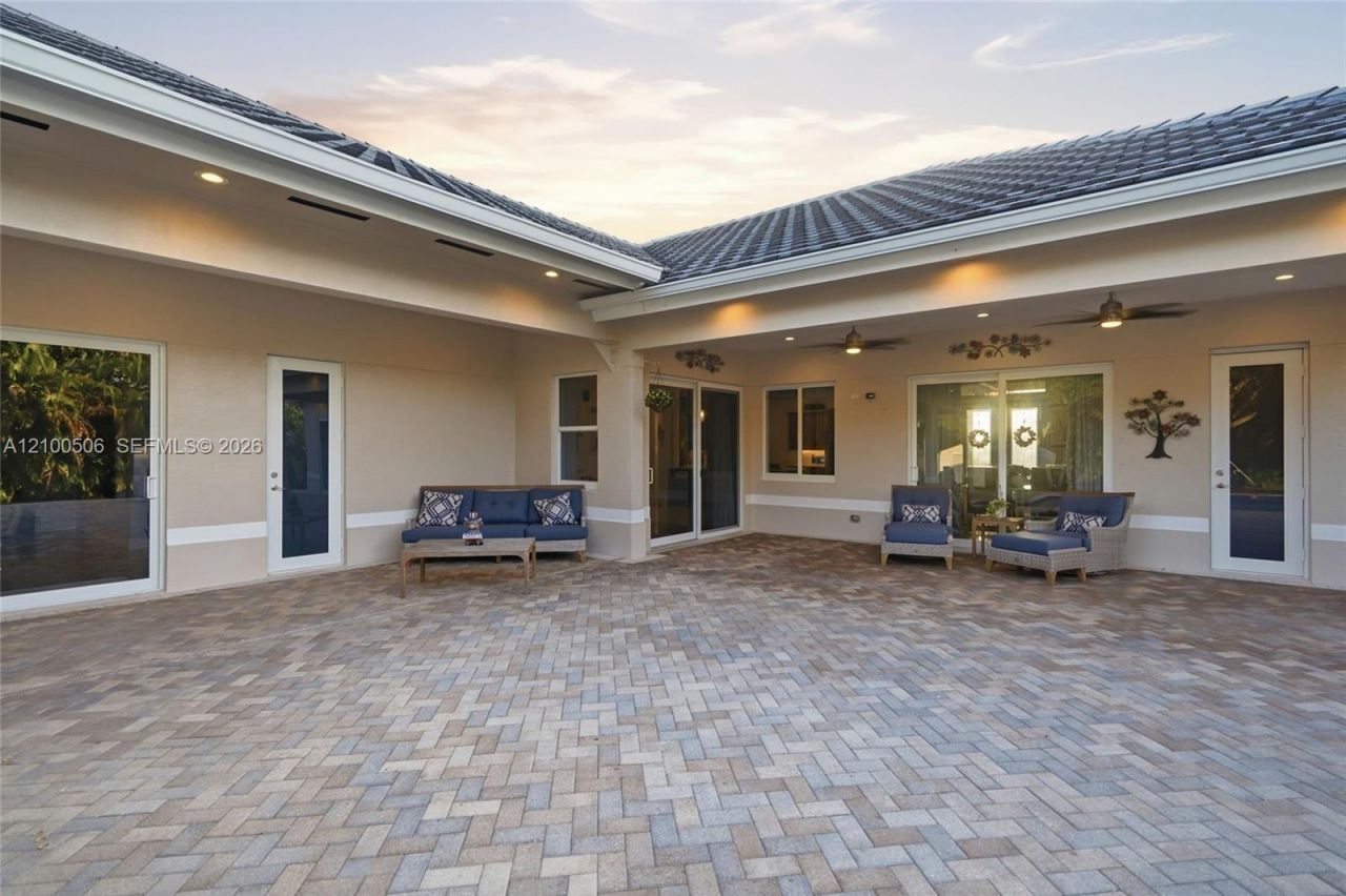 1320 NW 118th Ave, Plantation, FL 33323 Photo