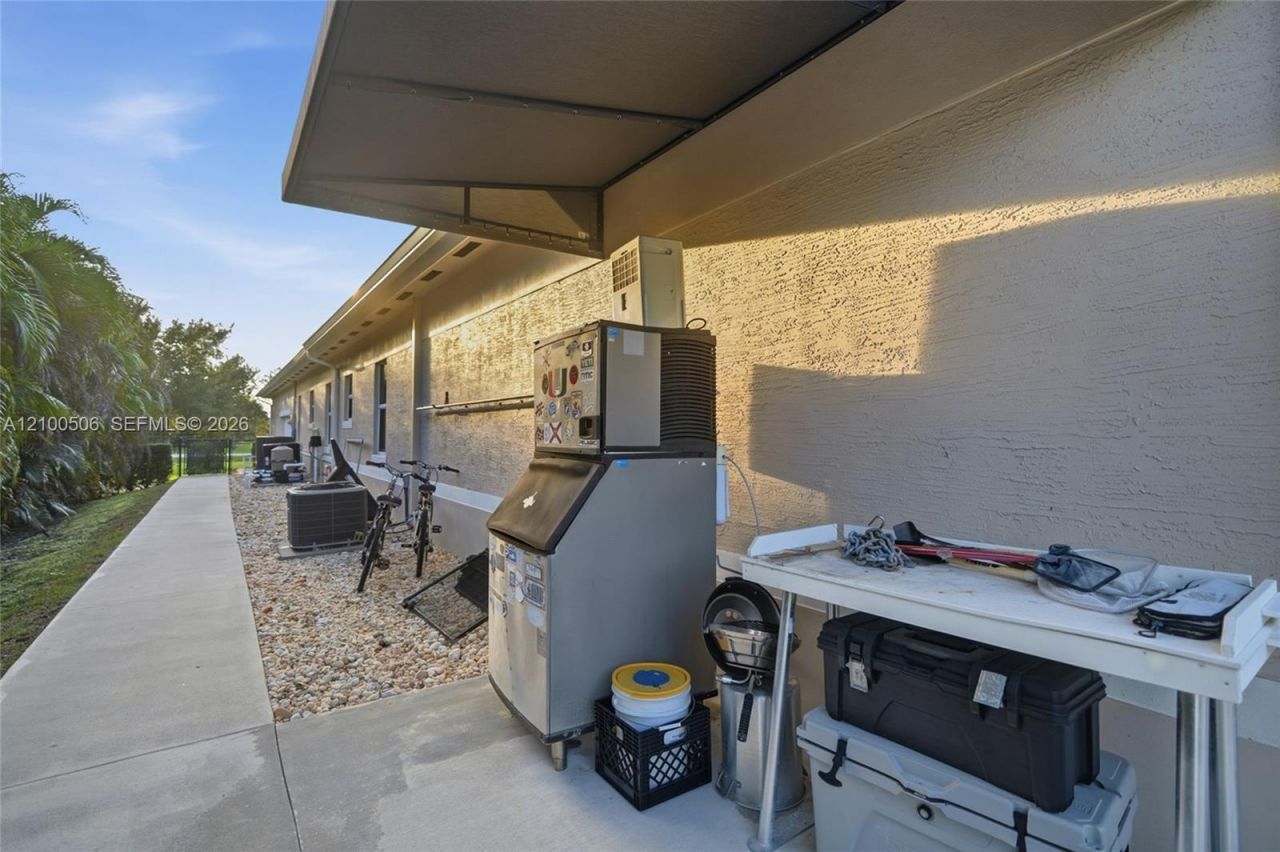1320 NW 118th Ave, Plantation, FL 33323 Photo