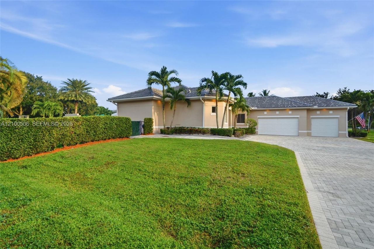 1320 NW 118th Ave, Plantation, FL 33323 Photo