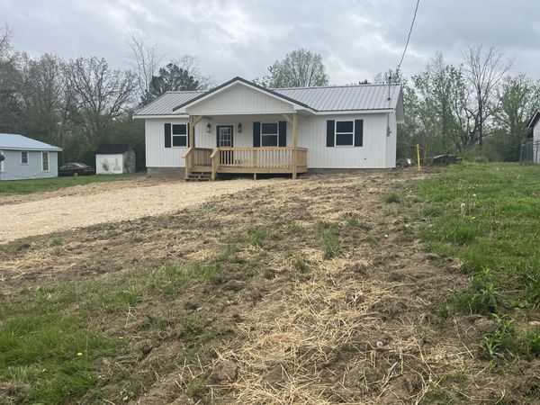 221 Ohio St , Collinwood, TN 38450