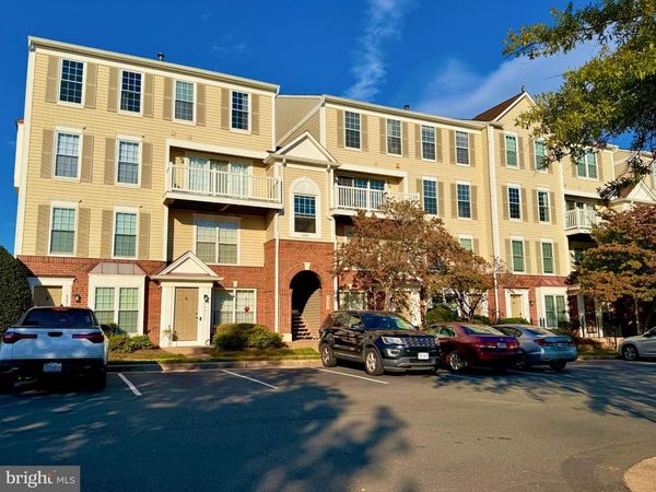 46924 COURTYARD SQUARE, Unit 301, STERLING, VA 20164