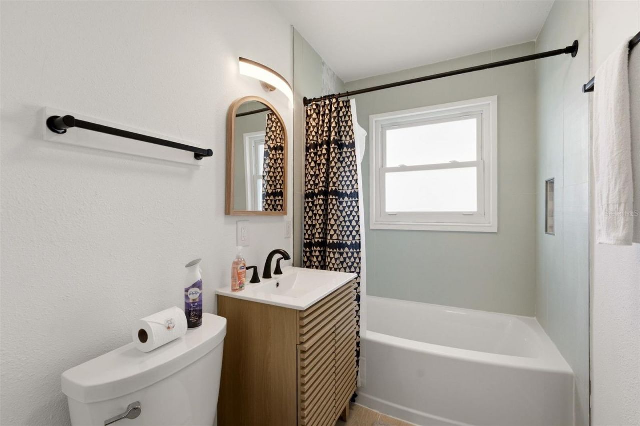 1757 Mova Street, Sarasota, FL 34231 Photo