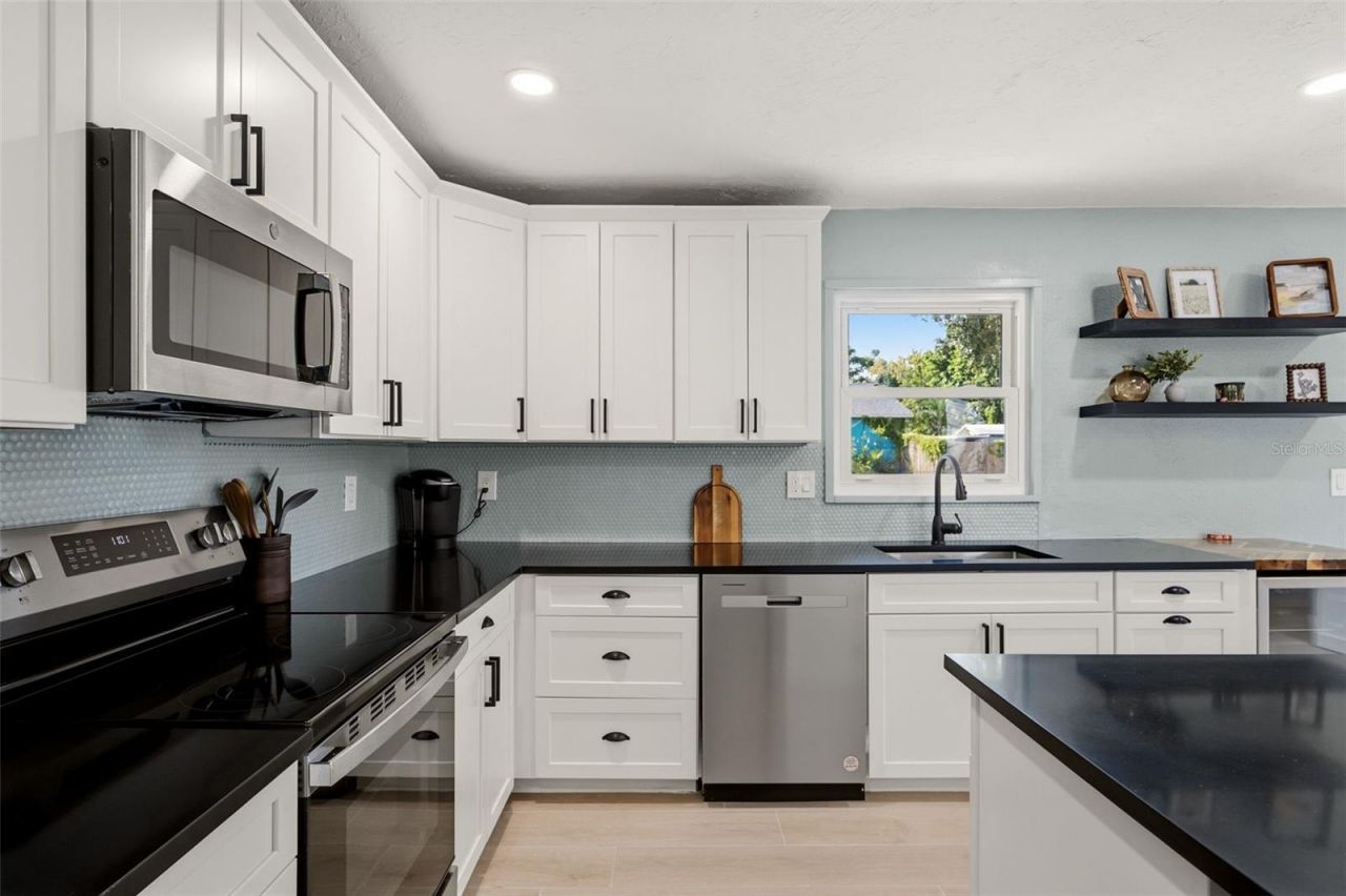 1757 Mova Street, Sarasota, FL 34231 Photo