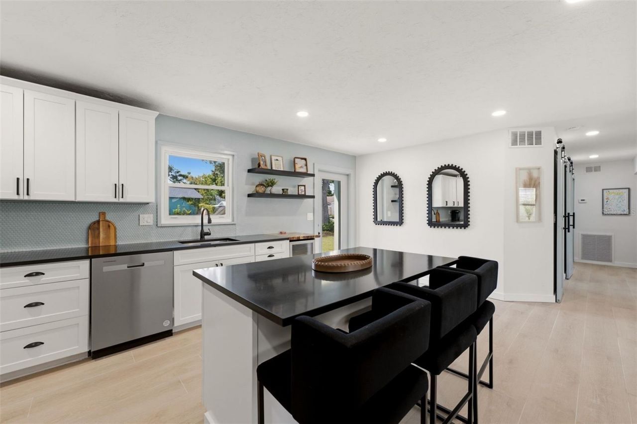 1757 Mova Street, Sarasota, FL 34231 Photo
