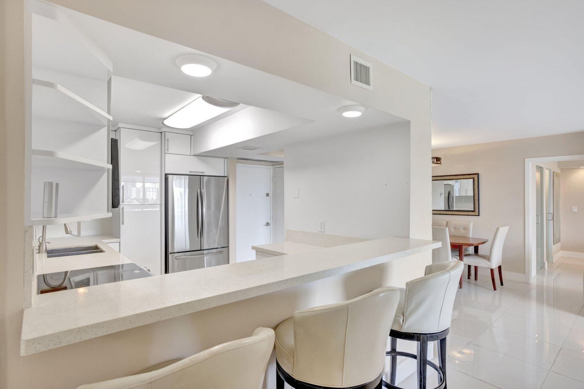3701 N Country Club Drive, Unit 907, Aventura, FL 33180 Photo