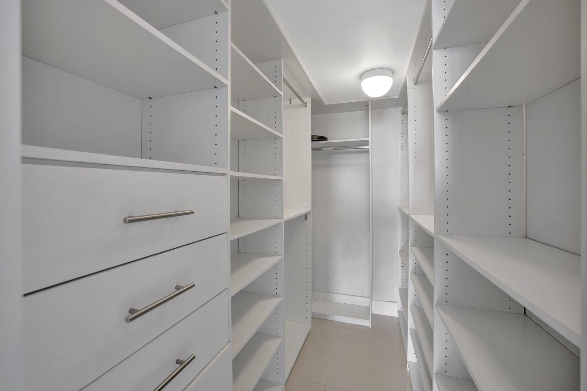 3701 N Country Club Drive, Unit 907, Aventura, FL 33180 Photo