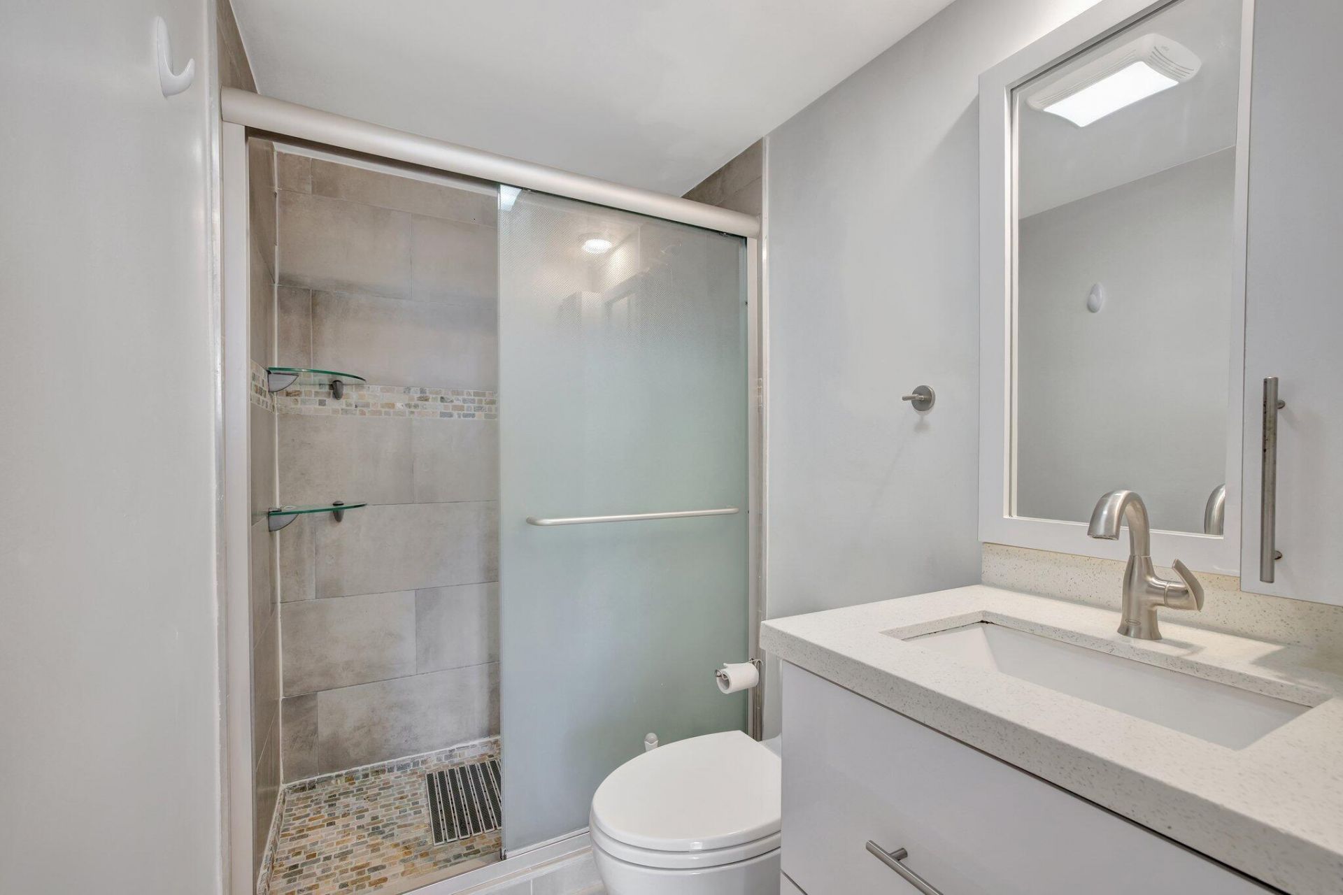 3701 N Country Club Drive, Unit 907, Aventura, FL 33180 Photo
