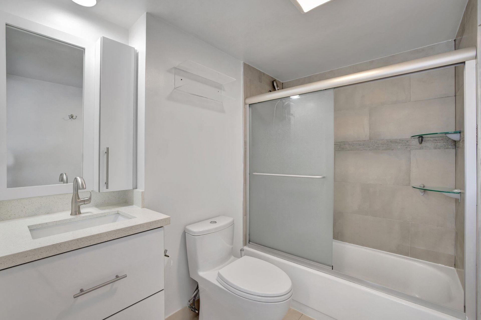 3701 N Country Club Drive, Unit 907, Aventura, FL 33180 Photo