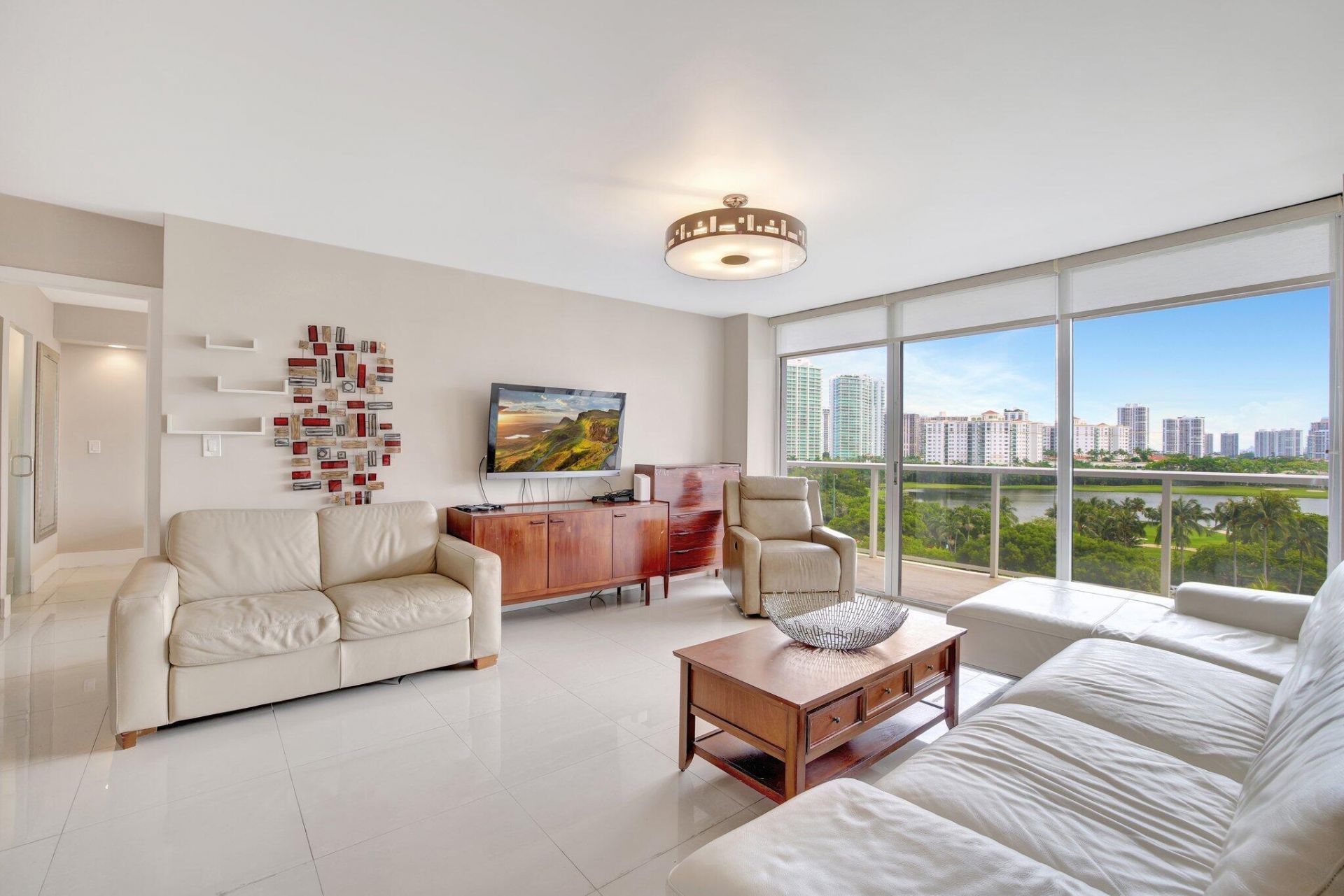 3701 N Country Club Drive, Unit 907, Aventura, FL 33180 Photo