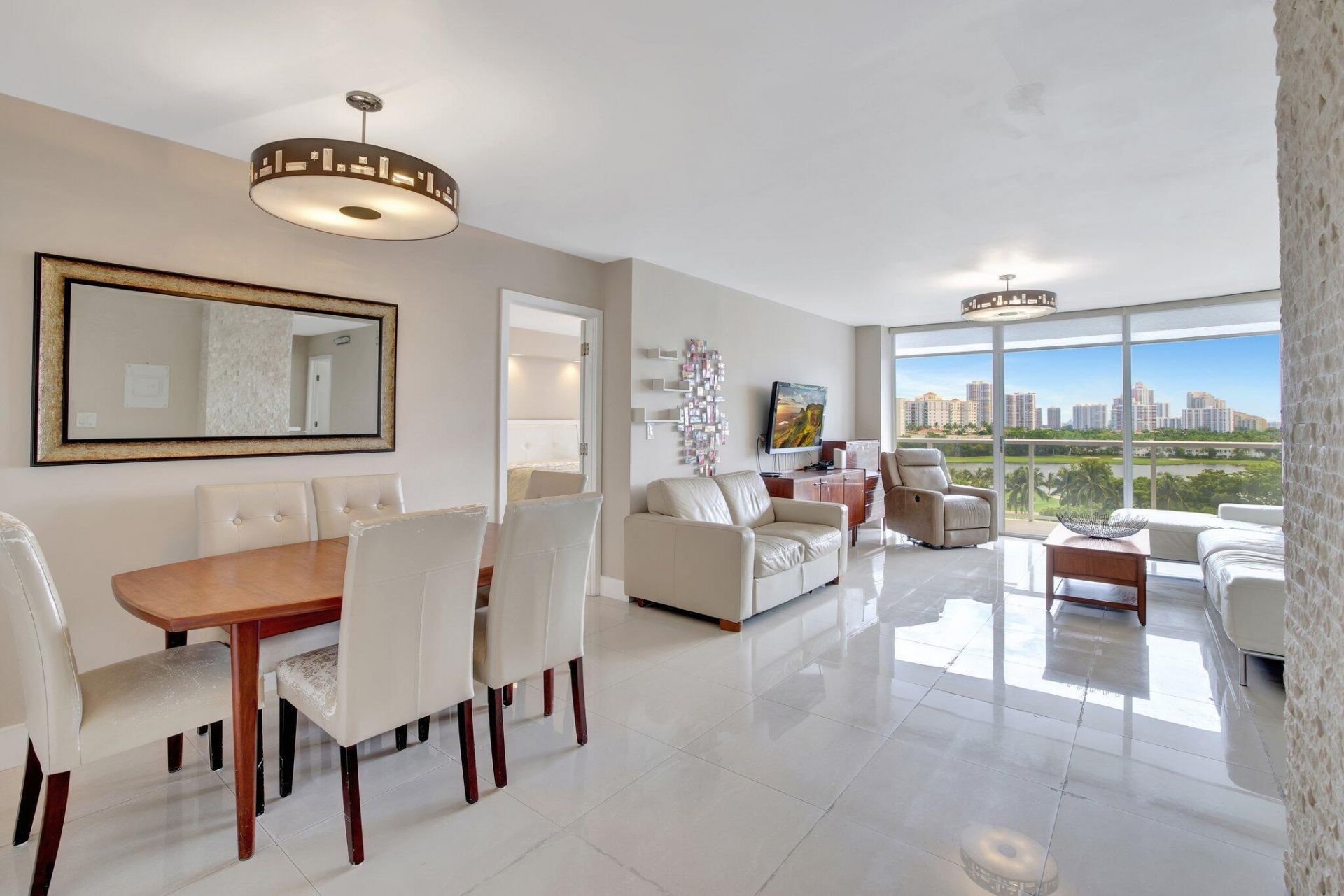 3701 N Country Club Drive, Unit 907, Aventura, FL 33180 Photo