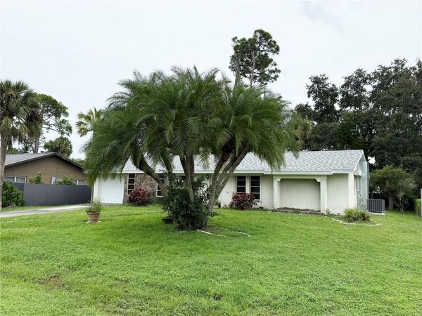 2274 LAKESHORE CIRCLE , PORT CHARLOTTE, FL 33952