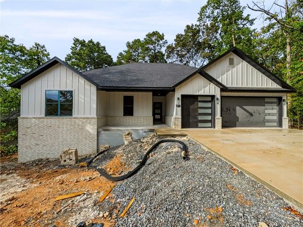 9 Winters Lane, Bella Vista, AR 72714