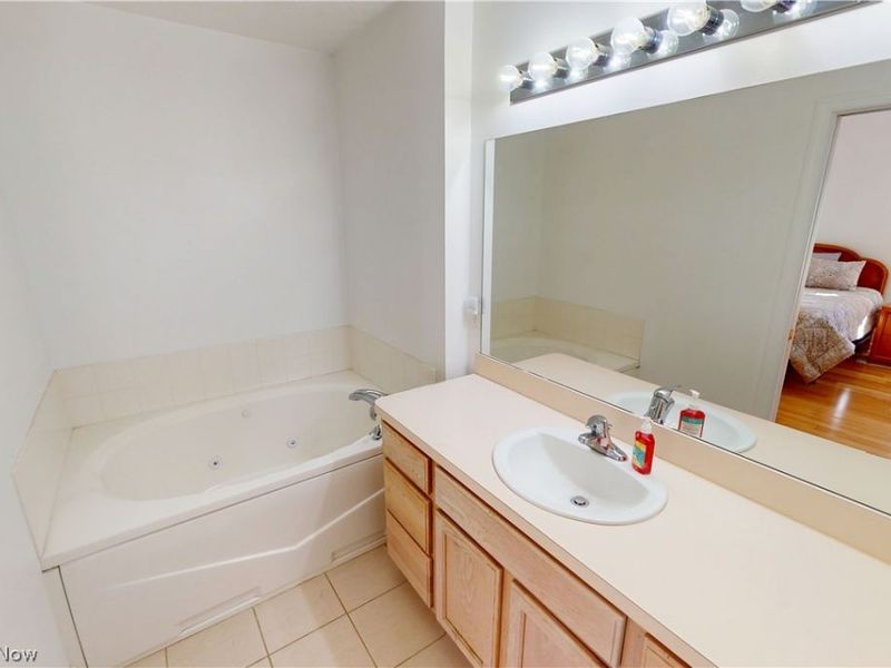 4898 Highland Place Court, Richmond Heights, OH 44143 Photo 21