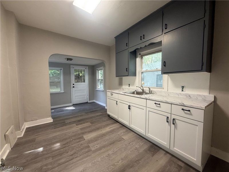 15748 Mandalay Avenue , Cleveland, OH 44110 Photo 2