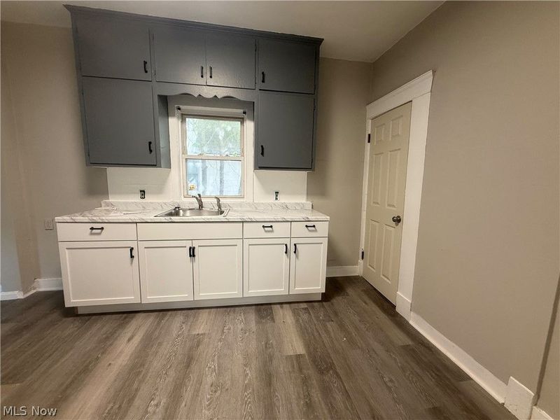 15748 Mandalay Avenue , Cleveland, OH 44110 Photo 3