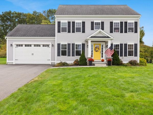 18 White Rock Lane, Swansea, MA 02777