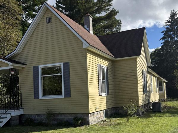 932 State Street E, Traverse City, MI 49686