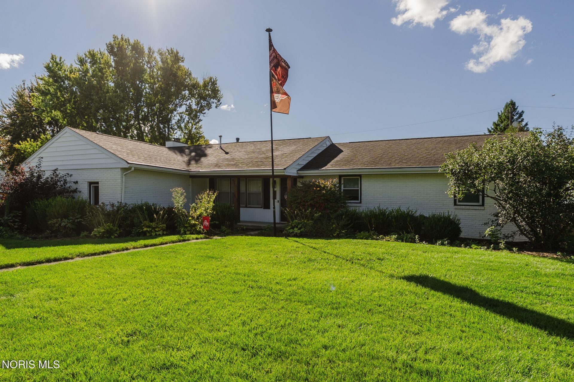255 E Yates Avenue, Findlay, OH 45840 Main Photo